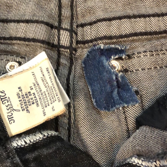 Miss Me Sz 28 angel wing embellished black skinny jeans w/factory distressing 🧿 - Picture 12 of 16